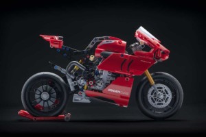 レゴ（LEGO）テクニック DucatiパニガーレV4R