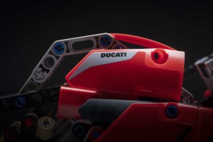 レゴ（LEGO）テクニック DucatiパニガーレV4R