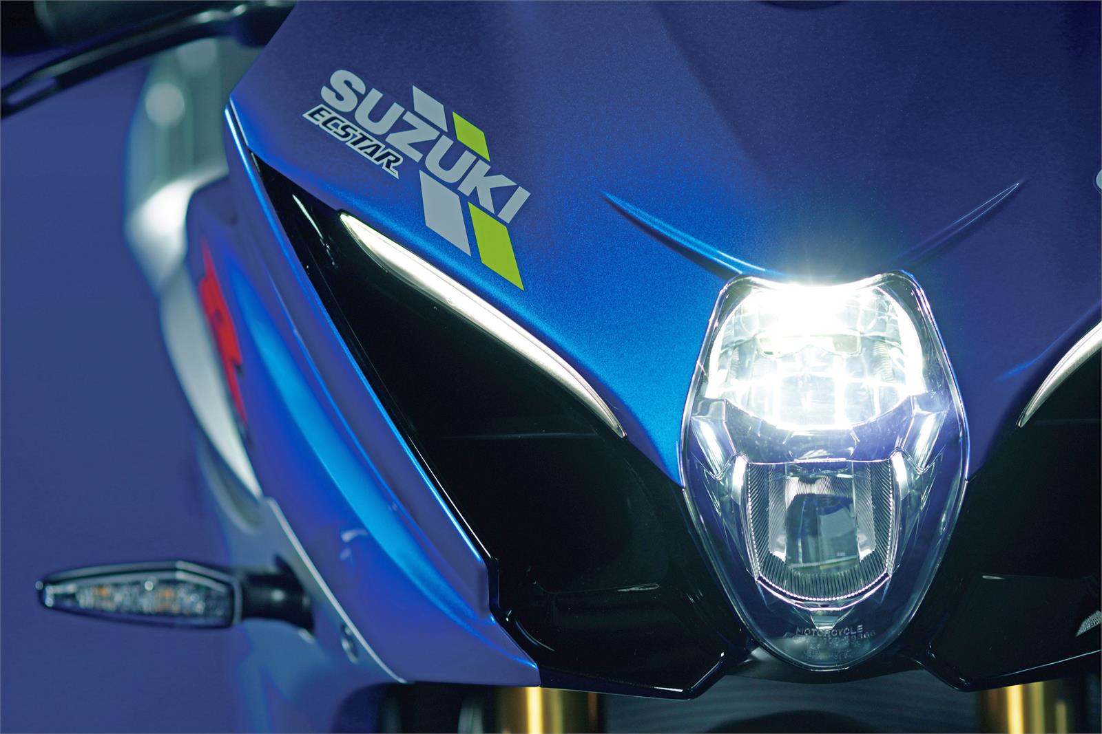 スズキ 100周年記念カラーのgsx R1000rを発売 気になるバイクニュース