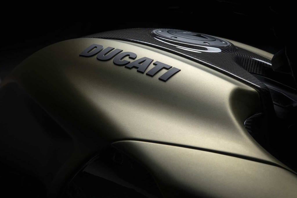 Ducati　新型ディアベル1260ランボルギーニを発表