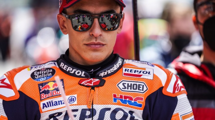 MotoGP2021イタリアGP　マルク・マルケス「適切なポジションでライディングすると肩が痛む」