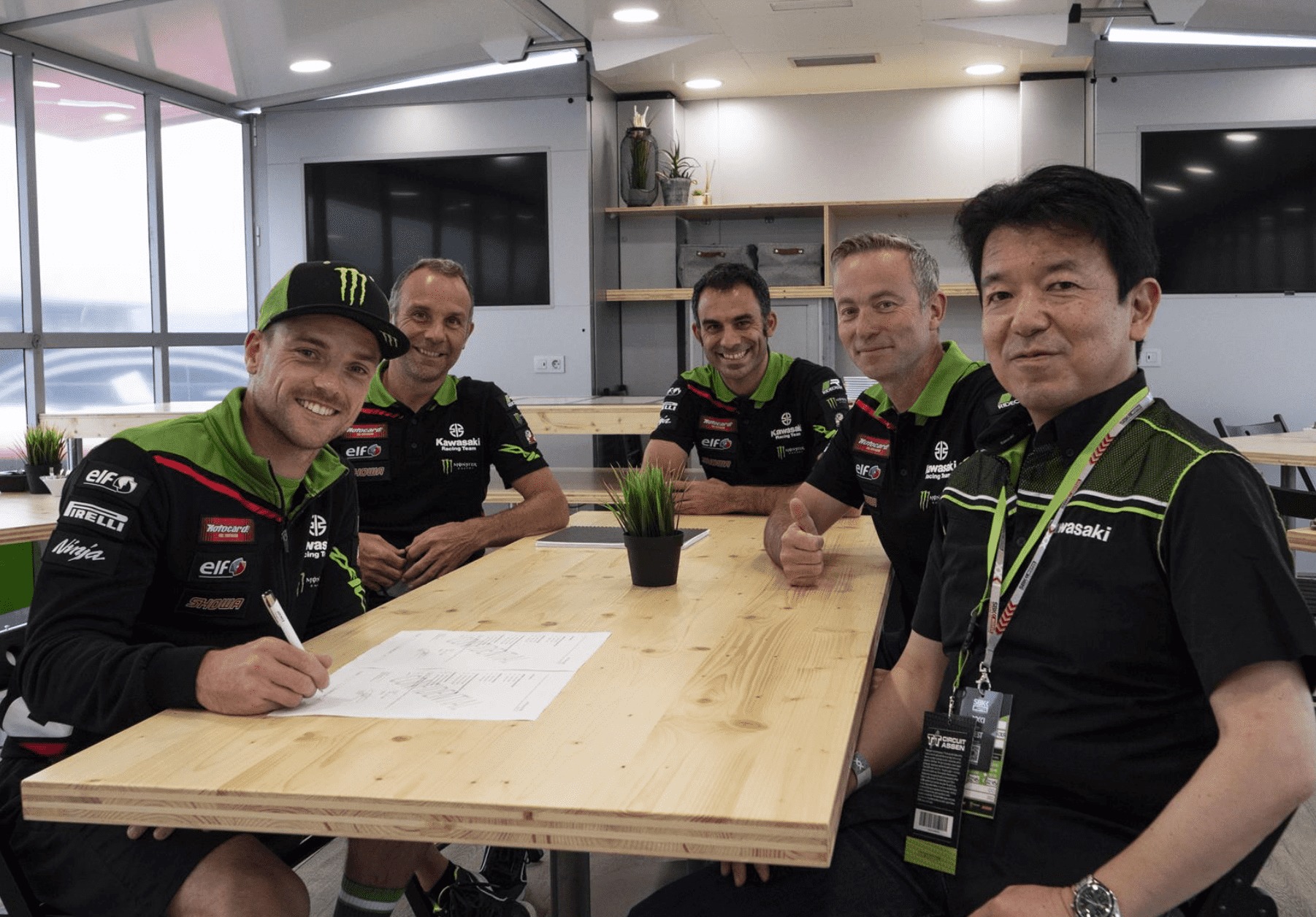 FIM スーパーバイク世界選手権(SBK)アレックス・ロウズ　KRTと2年間の契約を更新