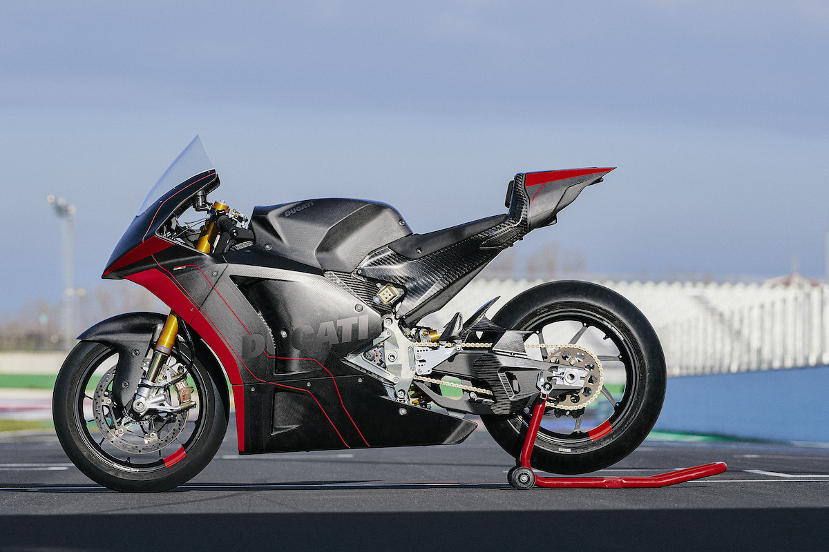 Ducati　2023年にMotoEを走る電動バイク「V21L」をミサノでテスト