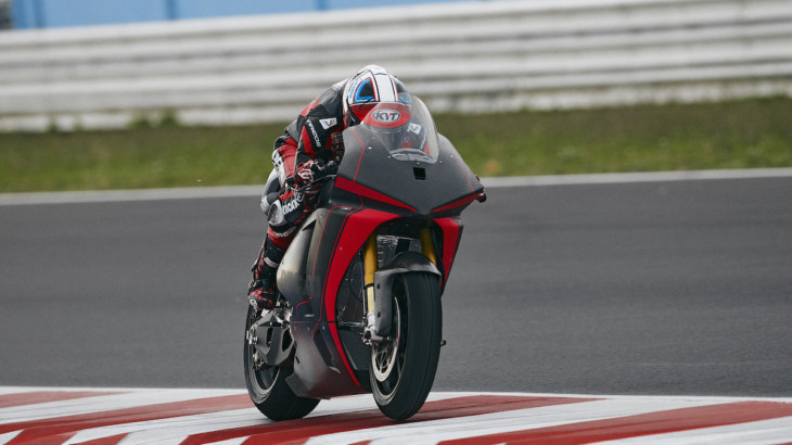Ducati　2023年にMotoEを走る電動バイク「V21L」をミサノでテスト