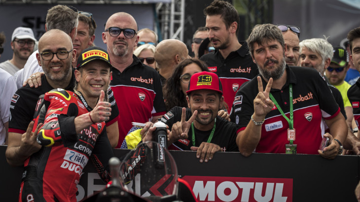 WSBKドニントン戦　レース2　2位アルヴァロ・バウティスタ「歯を食いしばってジョニーについていった」