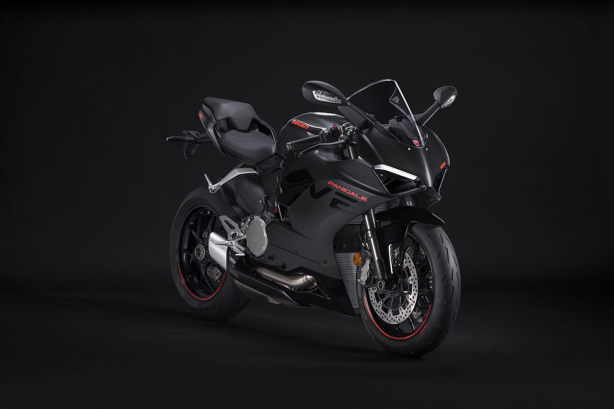 Ducati　パニガーレV2に新色ブラック・オン・ブラックを追加して発表