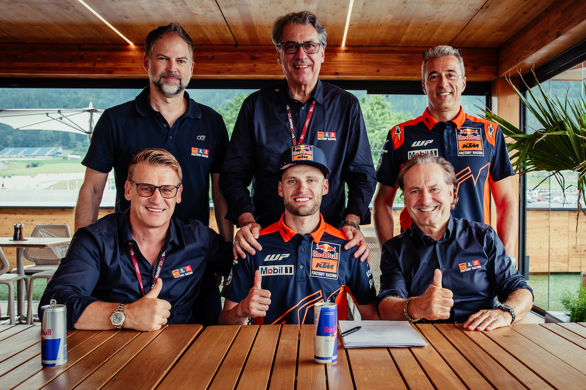 KTMモレッドブルKTMファクトリー　ブラッド・ビンダーと2026年末まで契約を延長ータースポーツ・ディレクター、