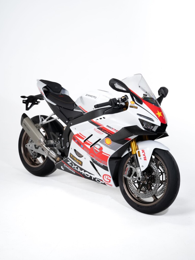 ZXMOTO_820RR-767x1024.jpg